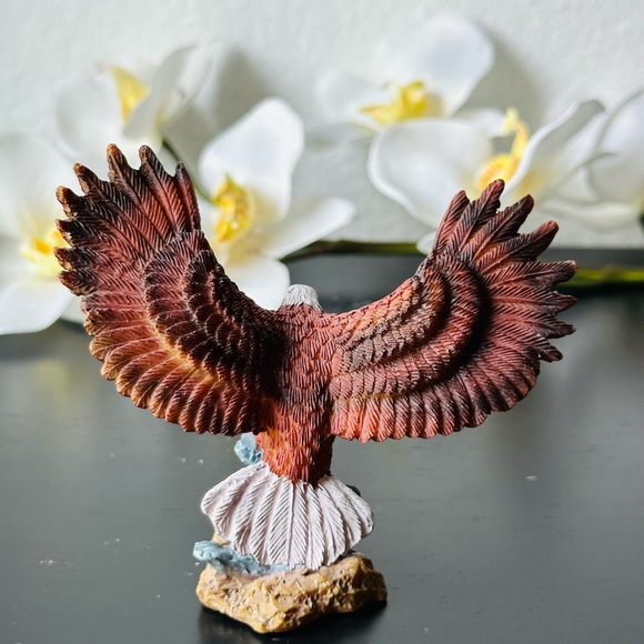 Vintage Small Bald Eagle Resin Figurine H3.3" *W4 Inches Decor - Picture 3 of 6